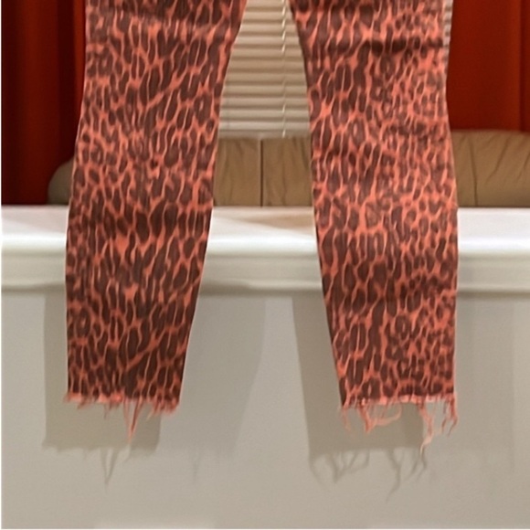 MOTHER High Waisted Looker Ankle Fray Animal Attraction Red Leopard Size 26 NWOT - Picture 5 of 11
